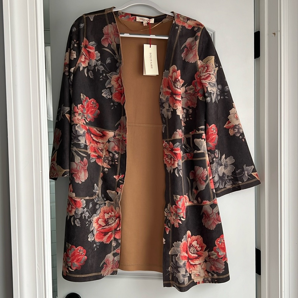 NWT - Solitaire Emilie Sueded Kimono Style Floral Jacket - Size M